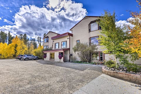 Heated Pool Access at Winter Park Base Camp! Apartment in Fraser