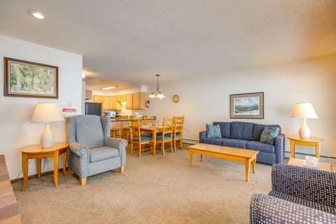 Pool & Hot Tub! Hub for All-Season Winter Park Fun Apartment in Fraser