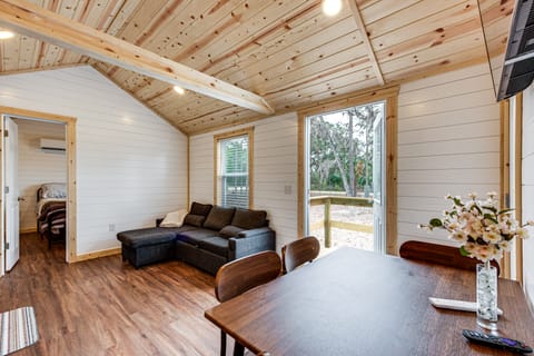 7 Mi to Keaton Beach: Peaceful Perry Gem! House in Florida