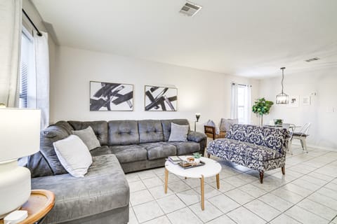 Visit Route 66! Pet-Friendly Joplin Gem w/ Yard House in Joplin