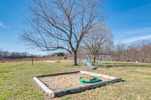 Secluded Family Home in Springfield, Pets Welcome! House in Tennessee