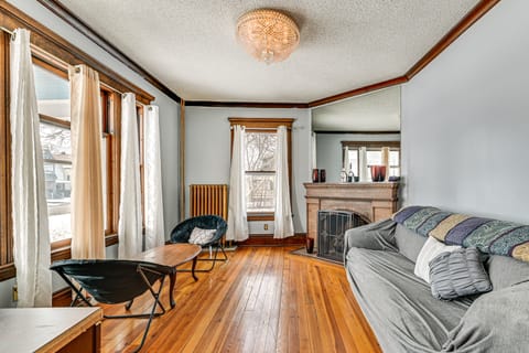 Dedicated Workspace! Home 2 Mi to Dtwn Schenectady House in Rotterdam