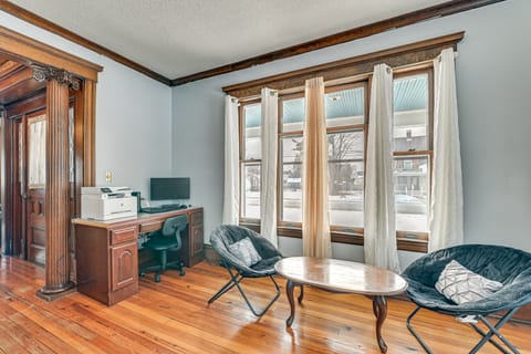 Dedicated Workspace! Home 2 Mi to Dtwn Schenectady House in Rotterdam
