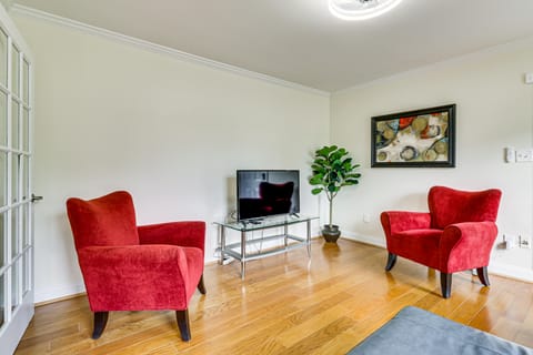 Walk to Dtwn & Campus! Spacious Hampton Home House in Norfolk