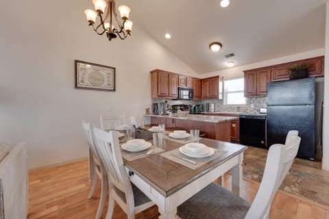 6 Mi to Branson Strip: Resort Condo w/ Perks Apartment in Table Rock Lake