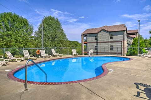 6 Mi to Branson Strip: Resort Condo w/ Perks Apartment in Table Rock Lake