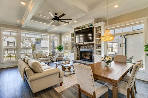 Shoreside Getaway on Tims Ford Lake w/ Pool Access House in Tennessee