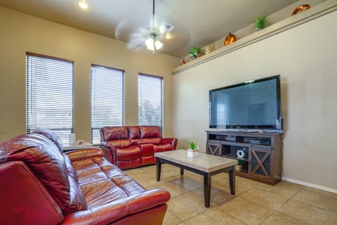Pet-Friendly Getaway w/ Mtn Views in Las Cruces! House in Las Cruces