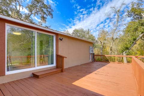 1 Mi to Fanning Springs! Home on Private Acreage House in Florida