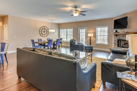 Waterfront Lake Hartwell Retreat w/ Indoor Hot Tub House in Lake Hartwell