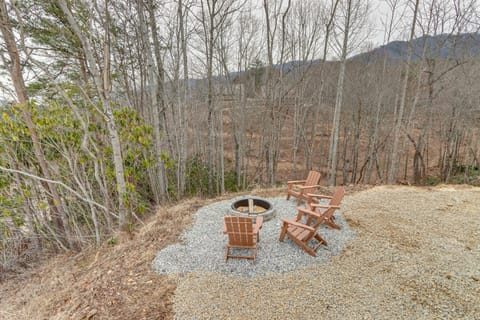 Mtn-View 'Hidden Falls' Cabin w/ Hot Tub & Deck House in Tennessee