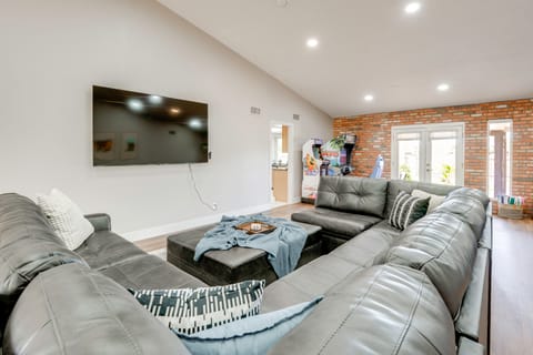 Putting Green! Fairway Retreat on Dobson Ranch House in Dobson Ranch