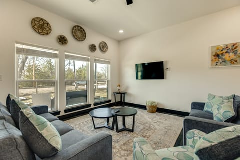 ‘Roo's Hideaway’ Modern 3BR Near Round Top & A&M! House in Texas