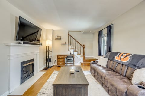 Cincy Area Bungalow w/ Deck & Yard, Pets Welcome! House in Covington