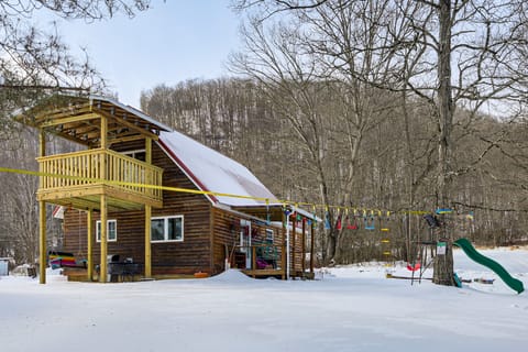 Family Cabin! Close to Greenbrier River & Snowshoe House in Shenandoah Valley