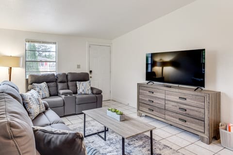 2 Mi to Busch Gardens! Family Getaway in Tampa House in Tampa