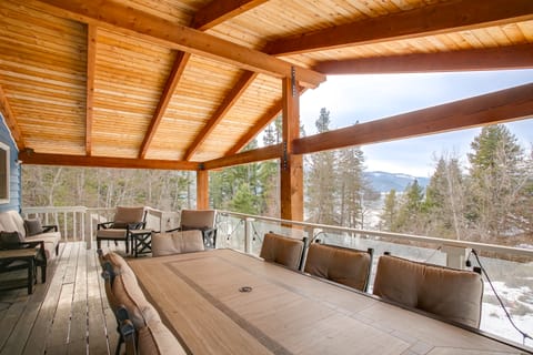 Private Dock & Mtn Views: Spirit Lake Family Gem House in Kootenai County