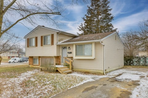 Explore Columbus! Fully Renovated Home w/ Yard House in Northeast Columbus