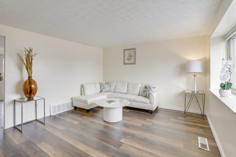 Explore Columbus! Fully Renovated Home w/ Yard House in Northeast Columbus