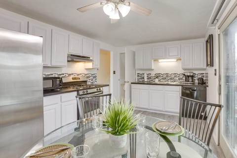 Explore Columbus! Fully Renovated Home w/ Yard House in Northeast Columbus