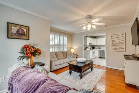 Knoxville Farmhouse Retreat! Easy Access to Town Apartment in Farragut