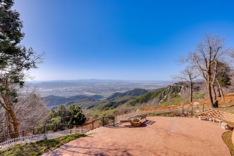 Mtn & Valley Views! Rimforest Lodge w/ Fireplace House in Rimforest