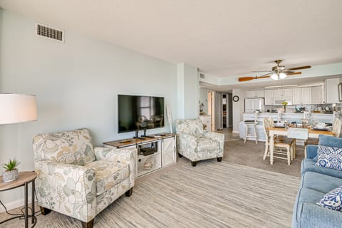 Great for Families! Murrells Inlet Beachfront Gem Apartment in Garden City