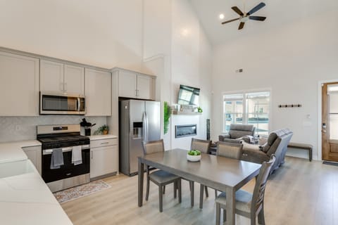 'Lakeside Retreat' w/ Boat Dock in Greenwood! House in Lake Greenwood