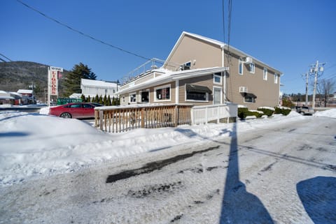 3 Blocks to Lake George Village: Spacious Home! Apartment in Queensbury