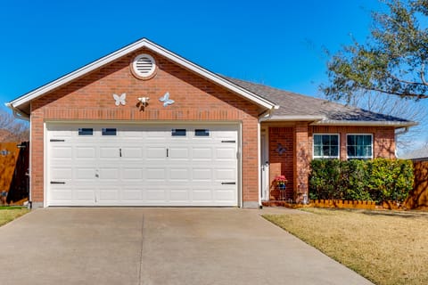 Perfect for Families! Round Rock Home w/ Yard House in Round Rock