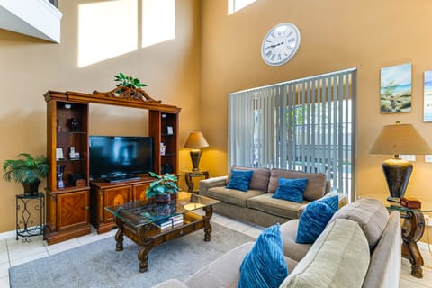 Pool, Spa & Patio! Spacious Villa Near WDW House in Four Corners