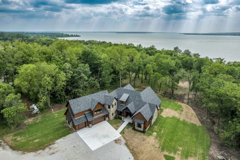 Game Room & Hot Tub! Lakefront Monkey Island Haven House in Ozark Mountains