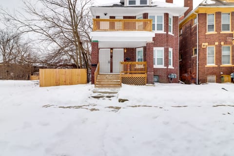 Modern Updates & Great Location! Detroit Duplex House in Detroit