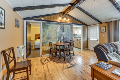 Deck & Fire Pit! Muskingum Fishing Cabin House in Ohio