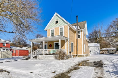 Charming Family Home w/ Seasonal Pool in Dansville House in Finger Lakes