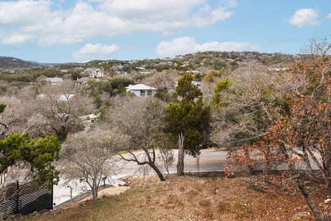 Luxurious Austin Hideaway! 4,400-Sq-Ft Estate House in Lake Austin