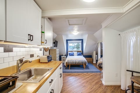 Work & Play in Walkable Midtown Coeur d'Alene! Apartment in Coeur dAlene