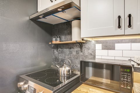 Work & Play in Walkable Midtown Coeur d'Alene! Apartment in Coeur dAlene