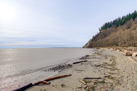 Private 3-Acre Beach! Family Retreat in Freeland House in Whidbey Island