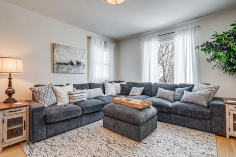 Family Fun on Lake Bemidji! Spacious Home w/ Yard House in Bemidji