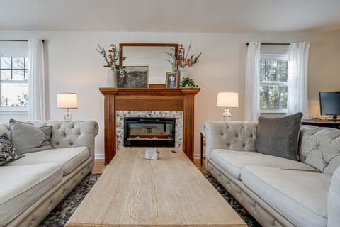 Family Fun on Lake Bemidji! Spacious Home w/ Yard House in Bemidji