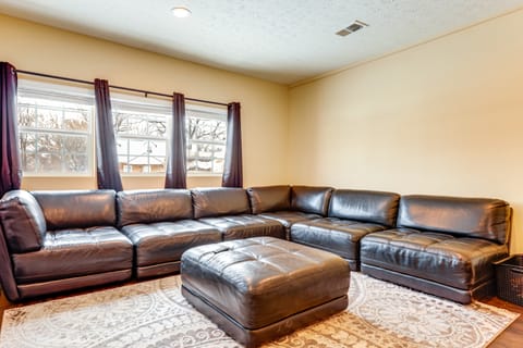 Shop, Dine & Play: Cincinnati Retreat! Apartment in Ohio