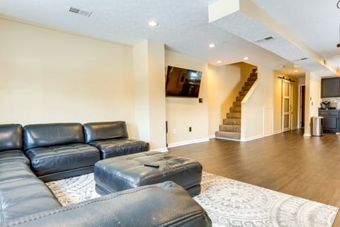 Shop, Dine & Play: Cincinnati Retreat! Apartment in Ohio