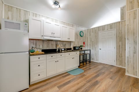 4 Mi to Dtwn Picayune! Piney Woods Tiny Home House in Mississippi