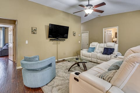 Golf, Paddle & Hike: Cozy Inverness Home w/ Yard House in Florida