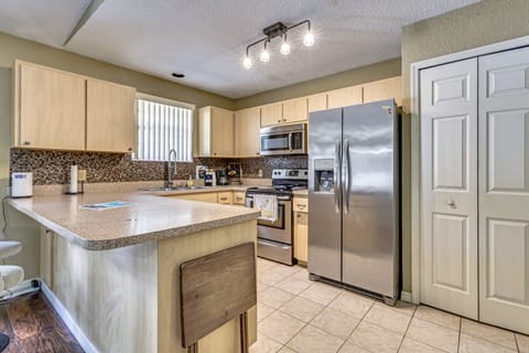 Golf, Paddle & Hike: Cozy Inverness Home w/ Yard House in Florida