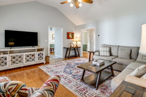 Near Tims Ford Lake: Peaceful Retreat w/ Patio House in Tennessee