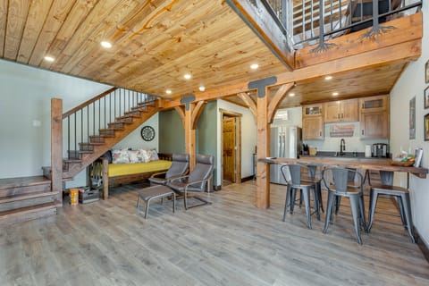 Riverside Galena Hideaway w/ Grills & Picnic Area Apartment in Ozark Mountains