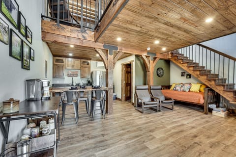 Walk to the James River! Serene Galena Studio Apartment in Ozark Mountains