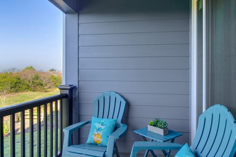 Relax & Unwind by the Sea! Unit in Ocean Shores Apartment in Ocean Shores